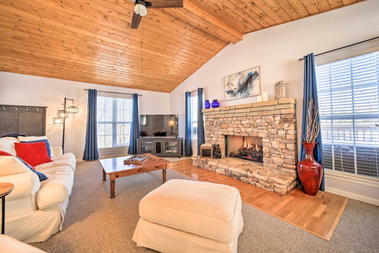 Cozy Sapphire Resort Home With Deck And Mountain Views Exterior photo