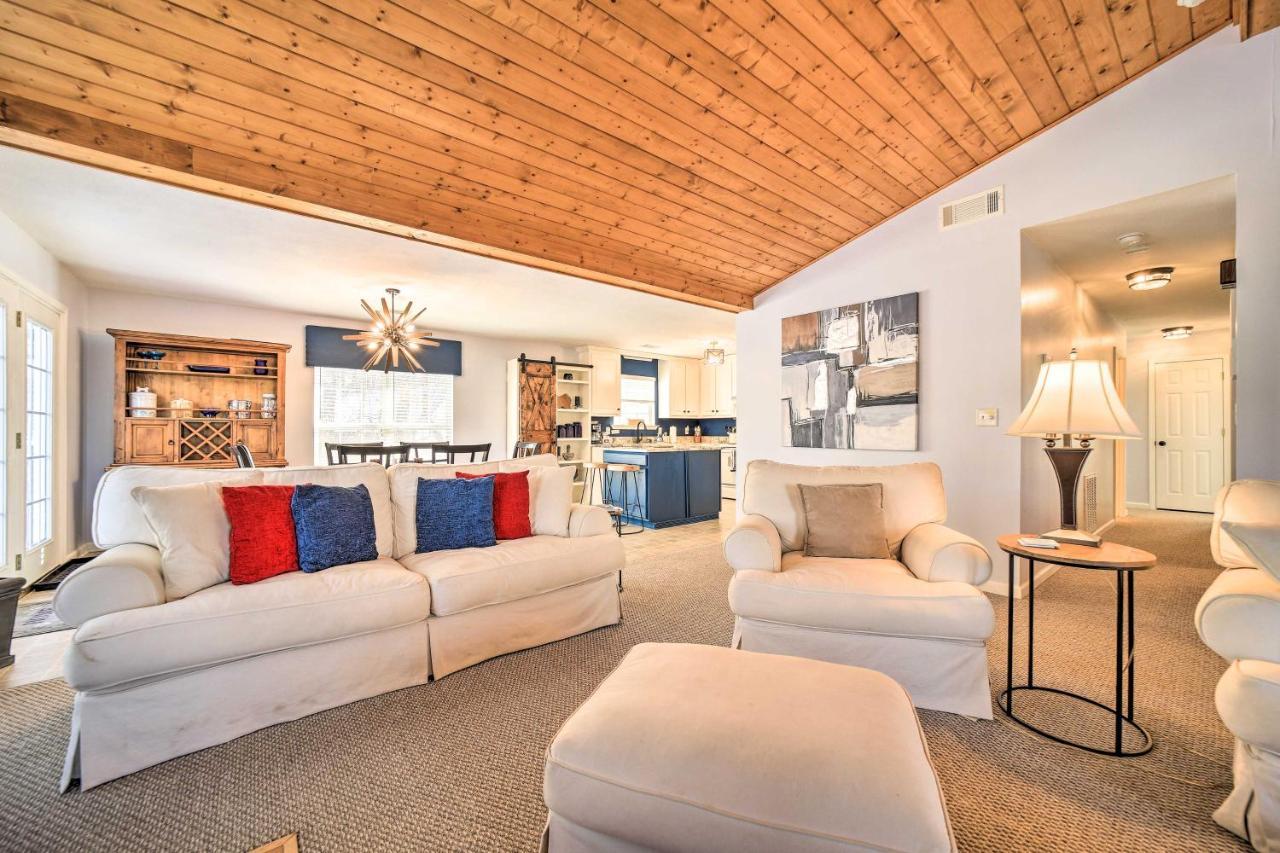 Cozy Sapphire Resort Home With Deck And Mountain Views Exterior photo