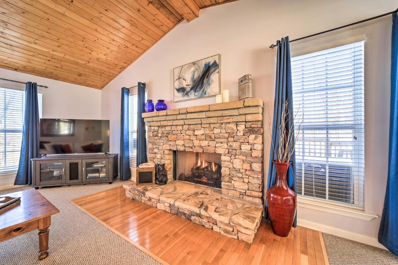 Cozy Sapphire Resort Home With Deck And Mountain Views Exterior photo